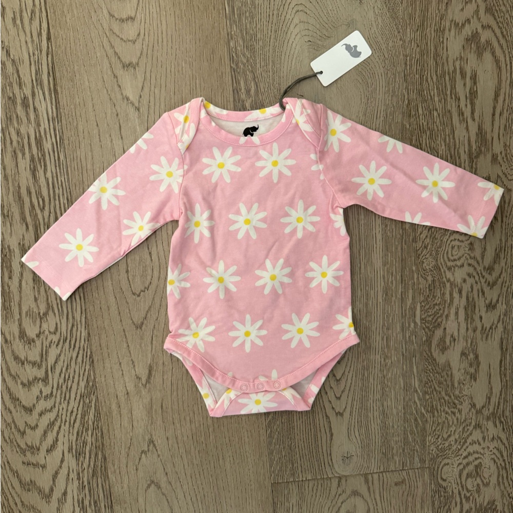 3-6m never worn Monica and Andy onesie